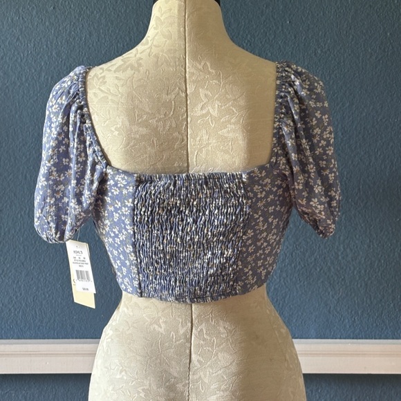 Live To Be Spoiled Cropped Smocked Top Blue Daisy Size Small - Picture 4 of 7